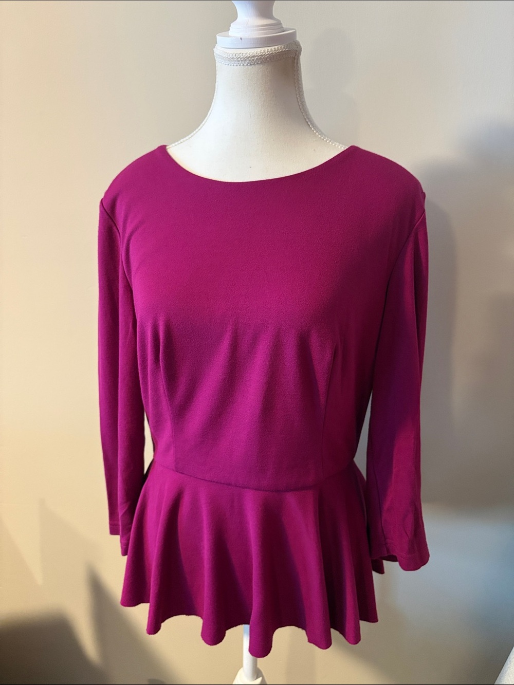 Alberto Makali Raw Peplum Long Sleeve Zip Up Top - Magenta. Size Medium 10/44